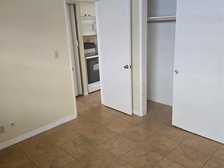 1416 NE 5th Ct #3 — Photo 7