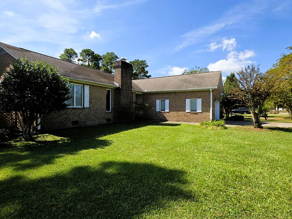 1st image of 812 Pelican Drive