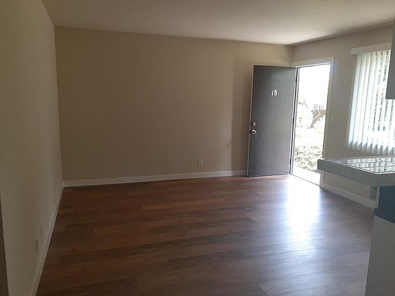 4th image of 5480 Camden Ave #18