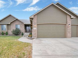 3042 N Rough Creek Rd, Derby, KS 67037