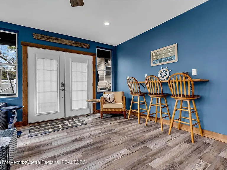 515 Monmouth Rd — Photo 23