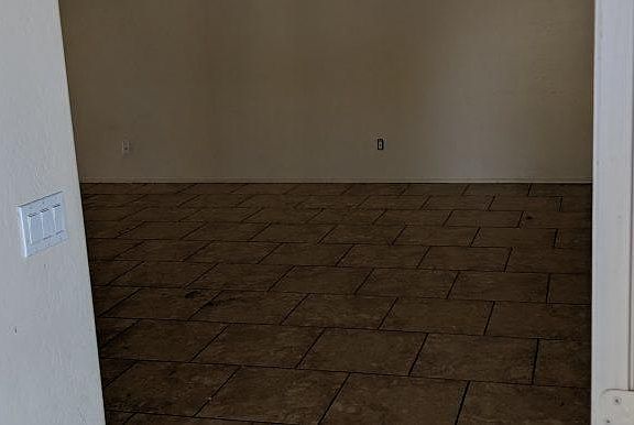 4th image of 39272 N Luke Cir