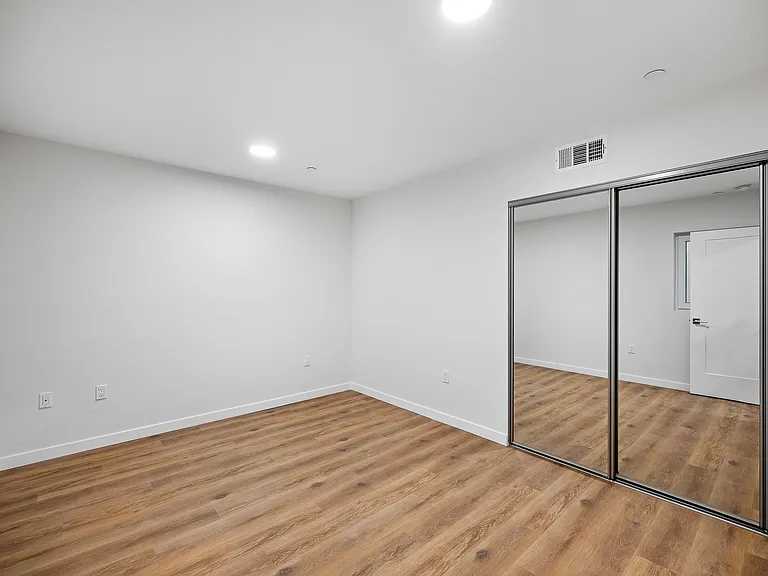 6363 Tyrone Ave #406 — Photo 8