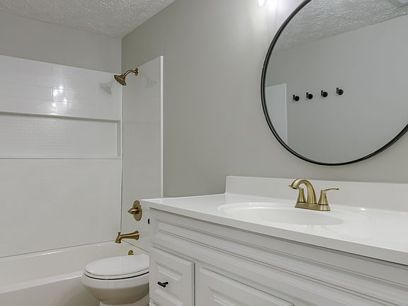 3rd image of 4713 Davenport St APT 10