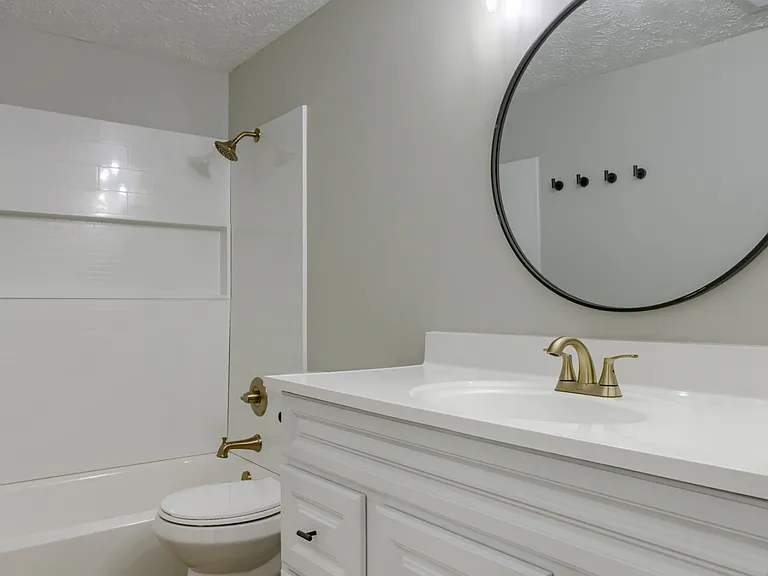 4713 Davenport St #10 — Photo 3