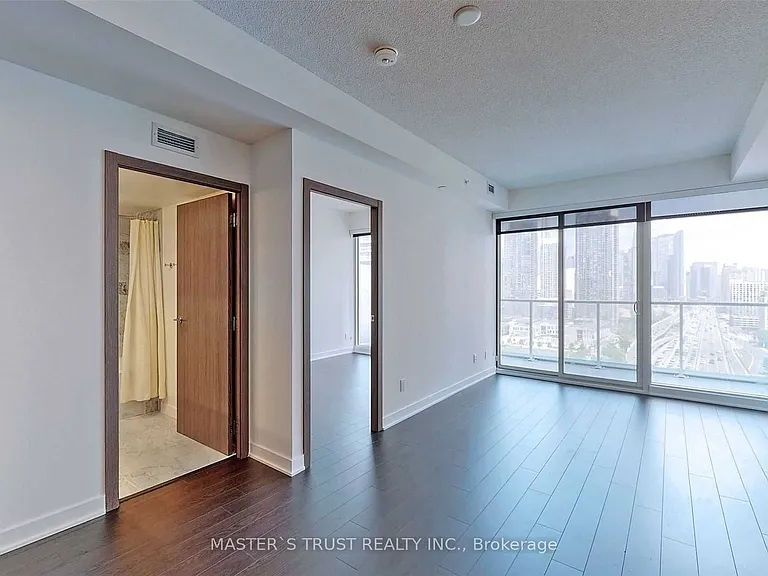 17 Bathurst St #2611 — Photo 5