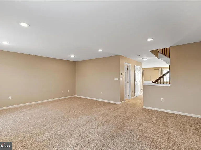 233 Thrush Dr — Photo 17