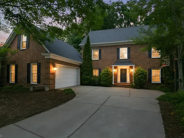18 Windrock Way, Greensboro, NC 27455