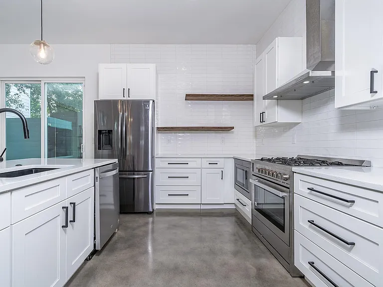 1419 Montopolis Dr #1 — Photo 11