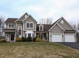 12 Grovewood Ln, Rochester, NY 14624