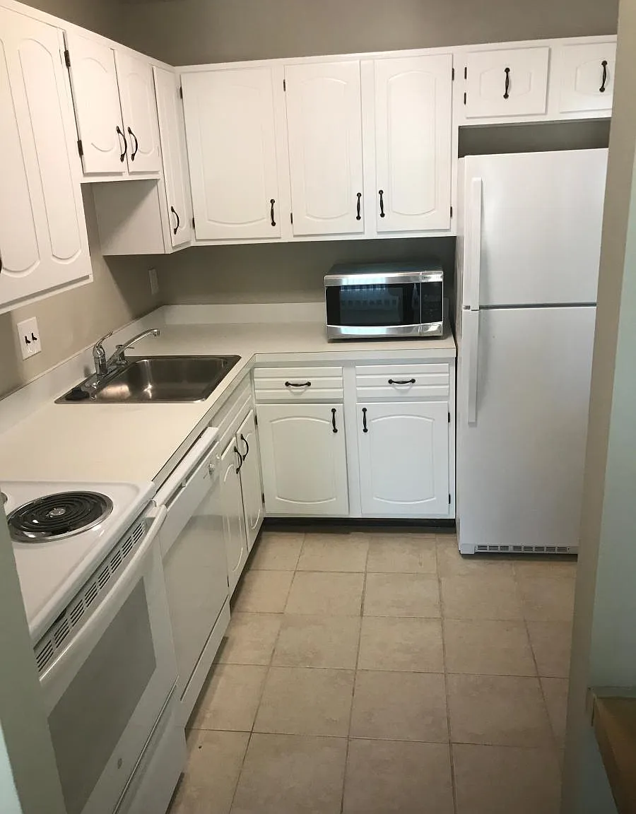 1 bed, 822 sqft, $1,650 — Photo 3