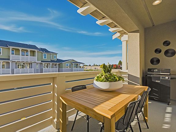 Solera at Arroyo Crossings by Trumark Homes I Residence 1 I Deck