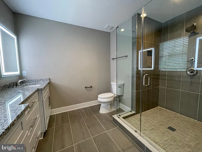 307 Charles St — Photo 9