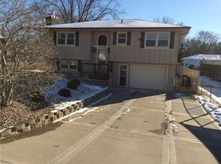 104 E Mary St, Lansing, KS 66043