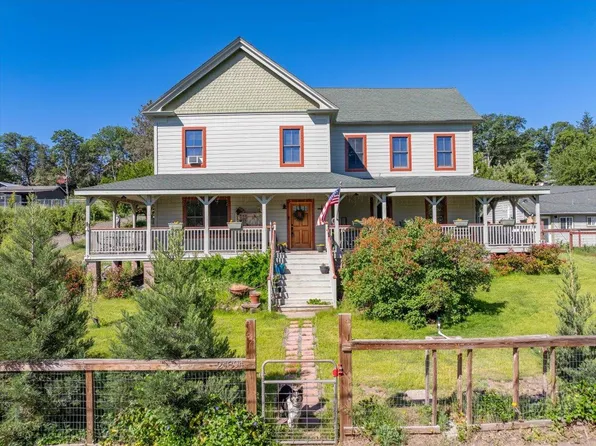 24894 Long St, Fall River Mills, CA 96028