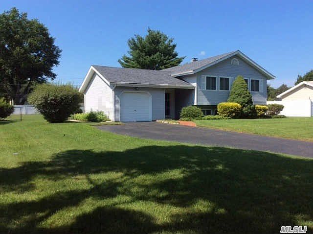 1st image of 6 Holly Dr