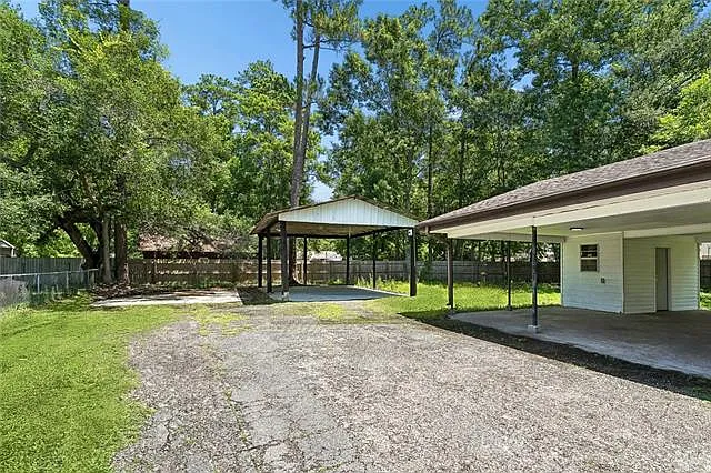 34081 Stanley St — Photo 3