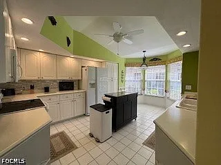 2 bed, 2.0 bath, 2456 sqft, $2,900 — Photo 3