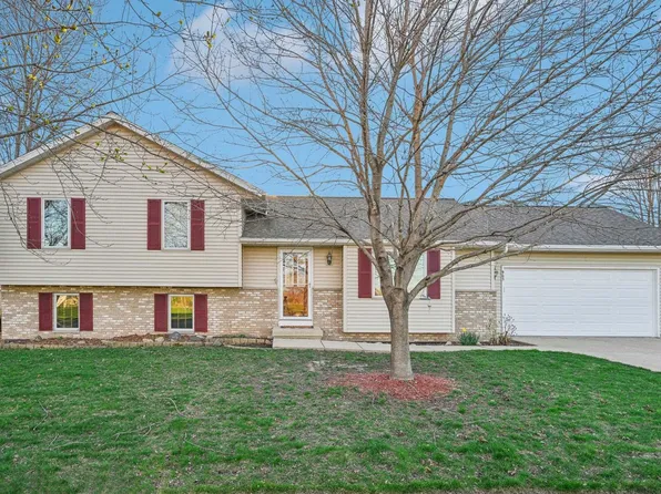 903 Crysta Trl, Cottage Grove, WI 53527