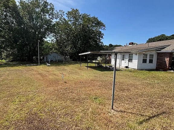 5th image of 422 Bartson St