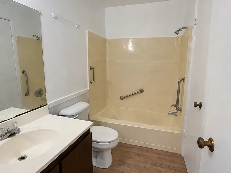 1306 Michigan Ave W #6 — Photo 16