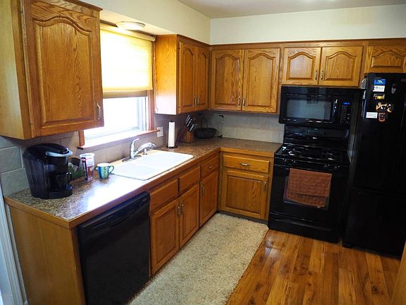 3rd image of 6868 Glencreek Dr SE
