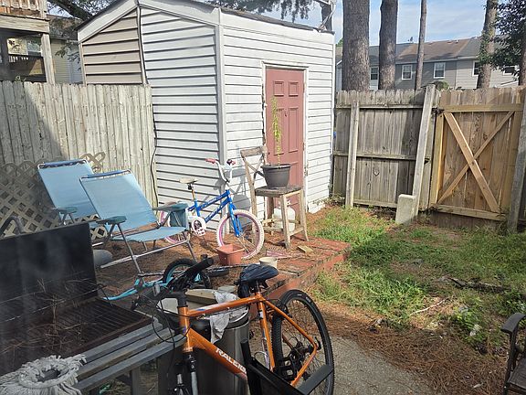 5th image of 6019 Edgelake Dr