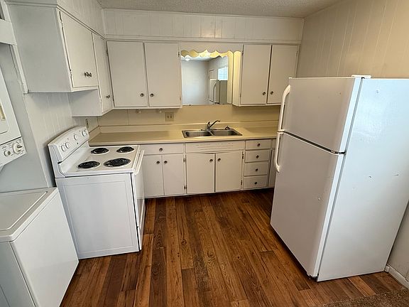 4th image of 2707 5th Ave APT 3