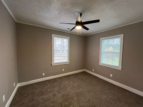 4th image of 2703 Burns Ave
