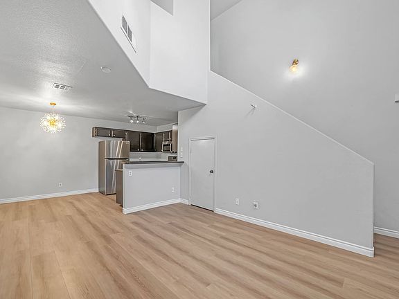 5th image of 555 Roxella Ln Unit B