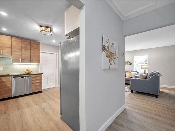 3rd image of 3522 Jaffa Dr