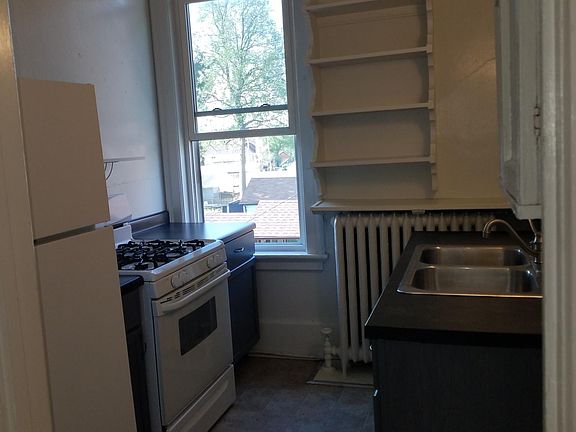 3rd image of 302 N Church St #3