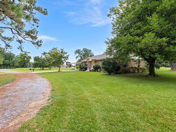 3rd image of 95 Hall Dr
