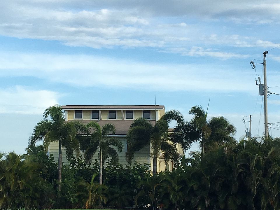 1st image of 2344 Banana St