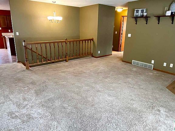 4th image of 4300 Seger Ave