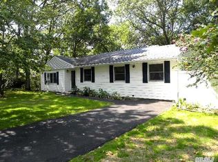 40 N Washington Ave, Centereach, NY 11720