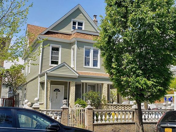 2nd image of 9304 102nd St