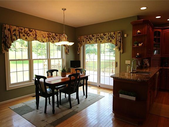 4th image of 6704 Song Hill Ln