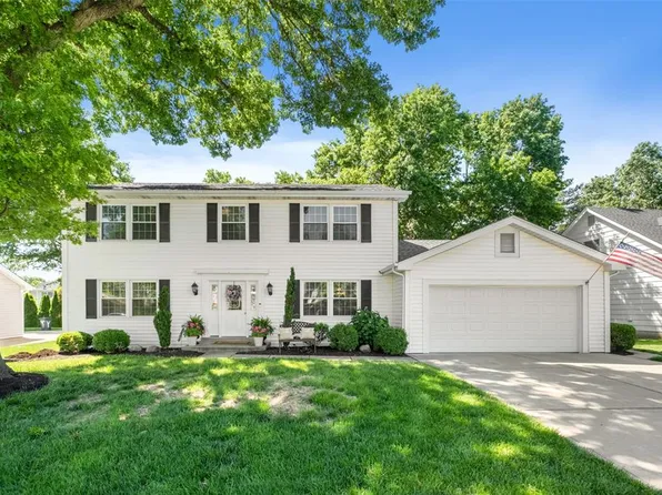 1858 Dougherty Estates Dr, Ballwin, MO 63021