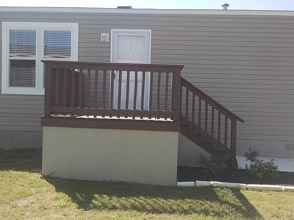 3rd image of 7151 Woodlake Pkwy