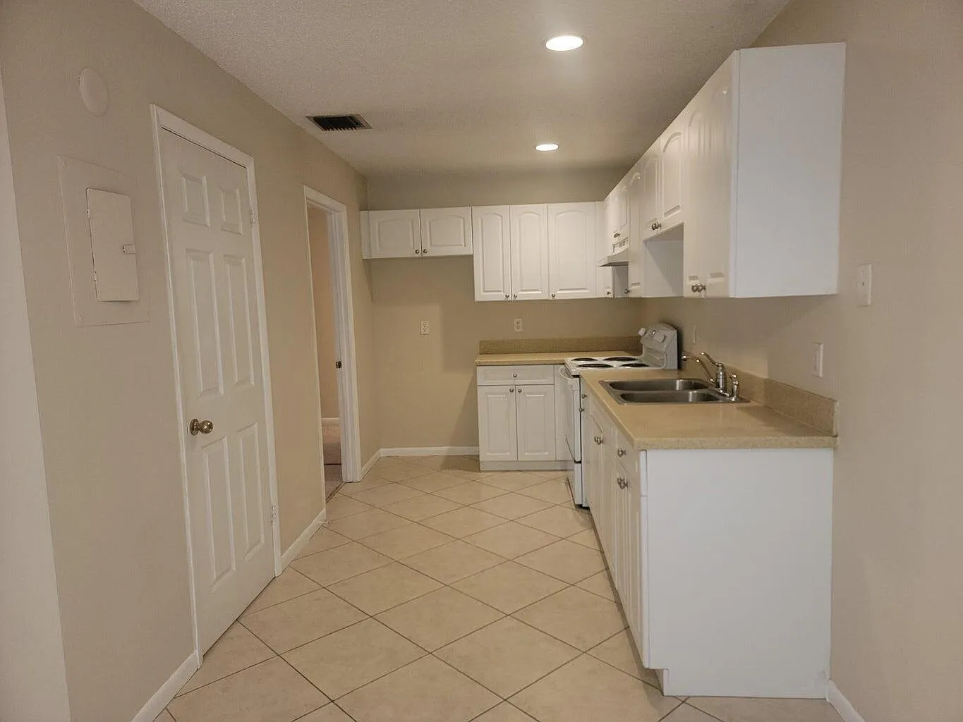 1 bed, 1.5 bath, 660 sqft, $1,450 — Photo 1