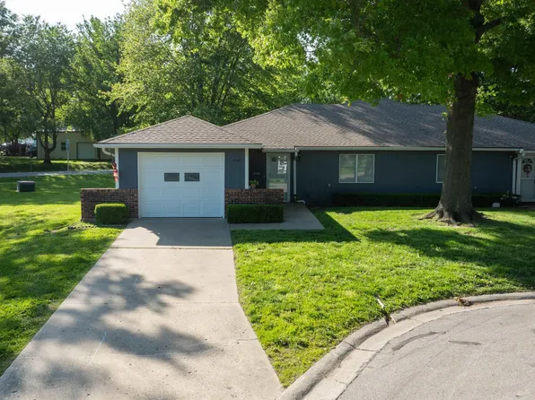 4005 Southlake Cir, Sedalia, MO 65301
