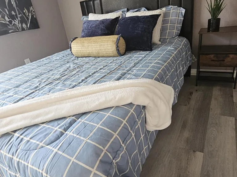 Honeymoon Ln — Photo 4