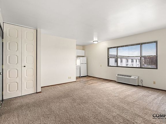 3rd image of 1025 W Macarthur Ave #135