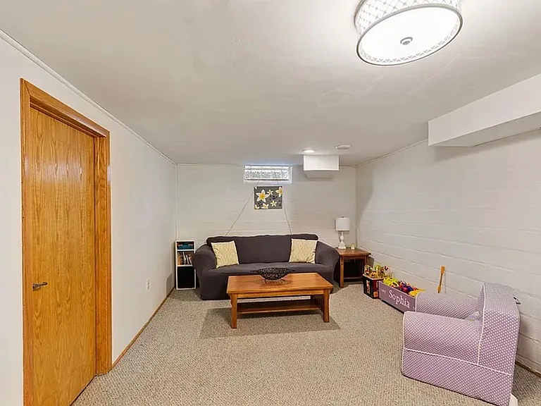 2716 Abbott Ave N — Photo 16
