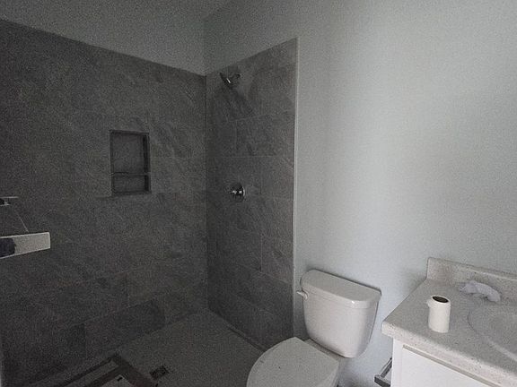 5th image of 3562 Woodland Dr