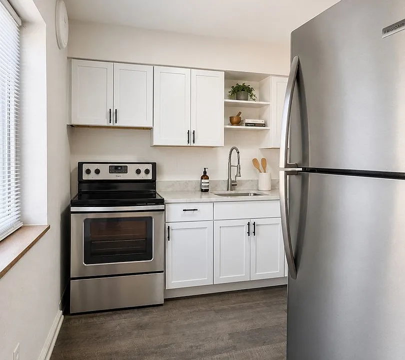 5940-5952 Nagel Ave