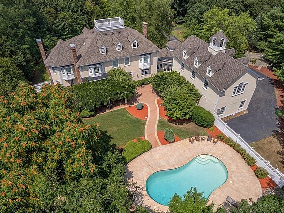 2nd image of 130 Popes Ln