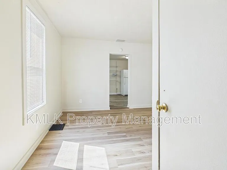 534 Gage St — Photo 10