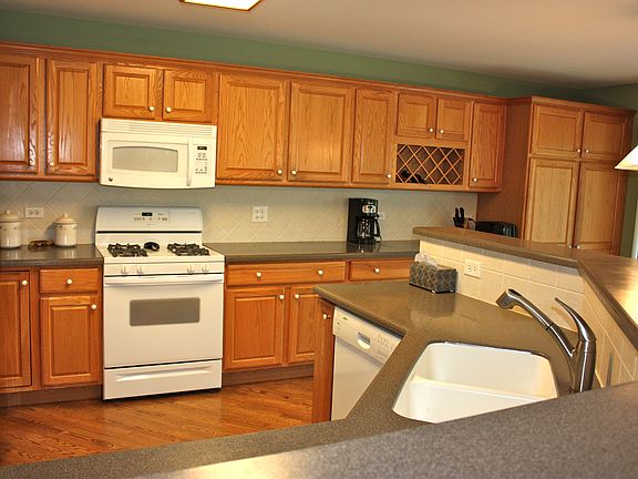 2nd image of 786 Plentywood Ln